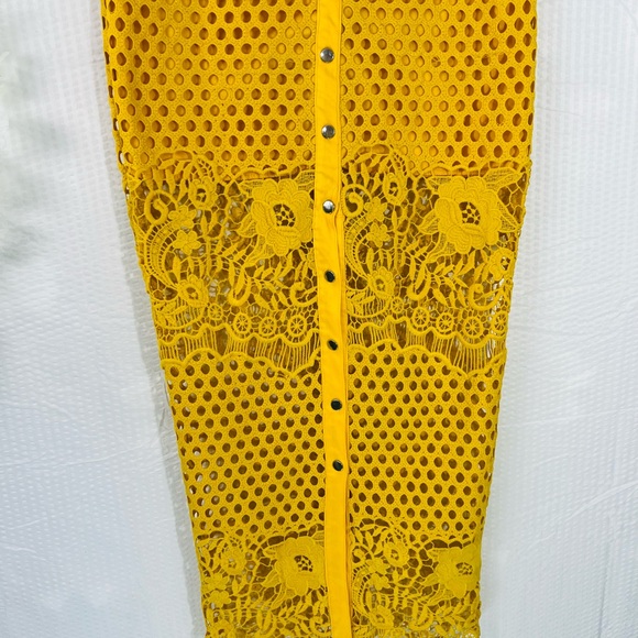 Yellow Embroidered Stretch Waist Long Lined Skirt Size Small Zipper Closure. - Picture 7 of 12